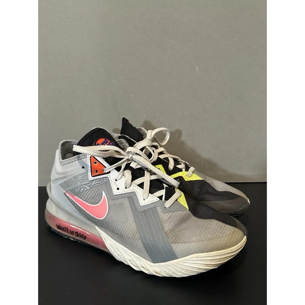 Nike LeBron 18 Space Jam Bugs Vs Martian Sneakers‎ Size 10.5